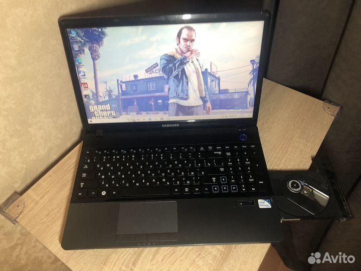 Игровой ноутбук Samsung b970/6gb/2 видеокарты