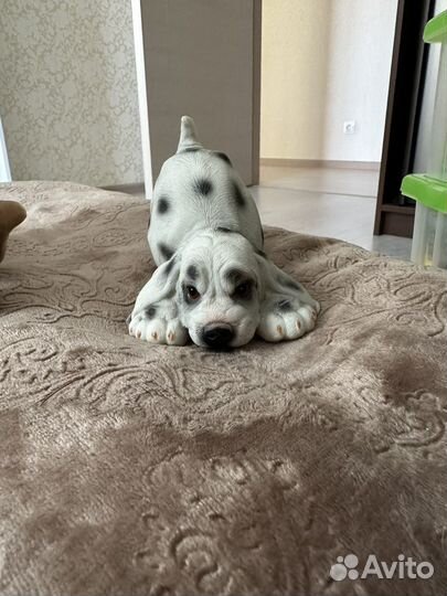 Игрушки, копилки и статуэтка