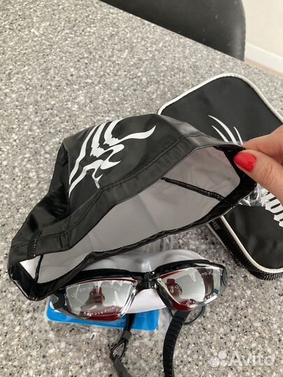 Набор для плавания (шапочка, очки и тд) новый