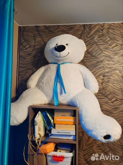 Большой плюшевый мишка