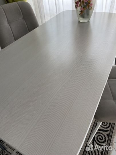 Кухонный стол