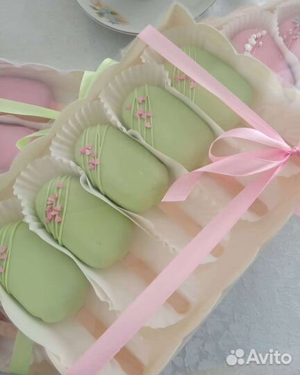 Десерт на заказ Пирожные на праздник