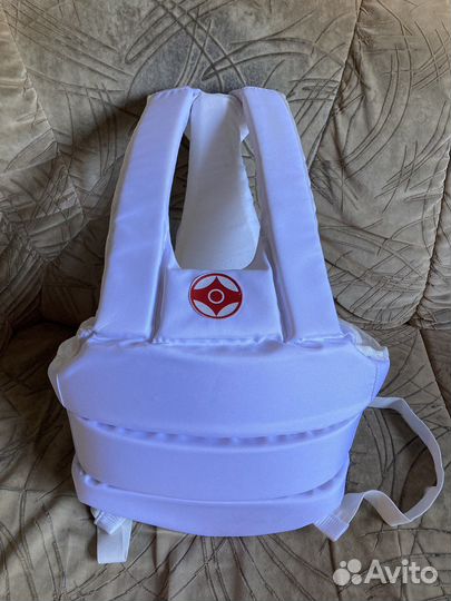 Защитный жилет для единоборств