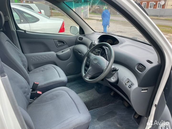 Toyota Funcargo 1.3 AT, 2001, 370 000 км