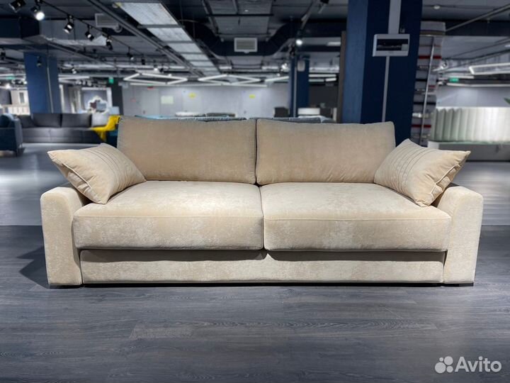 Мягкий диван прямой