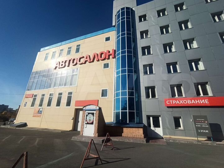 Автосалон, 1590 м²