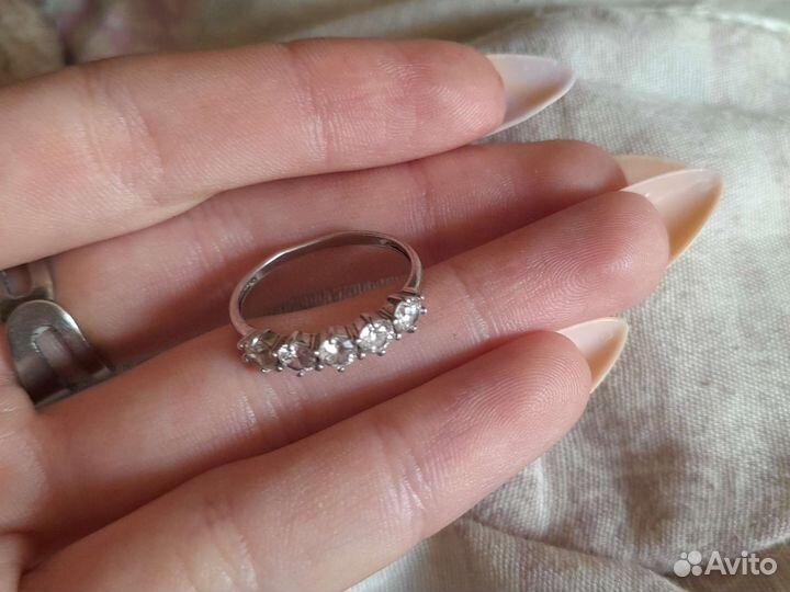 Серебряное кольцо новое