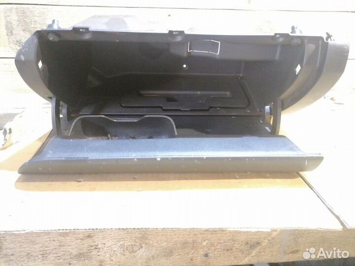 Бардачок Volkswagen Polo Sedan