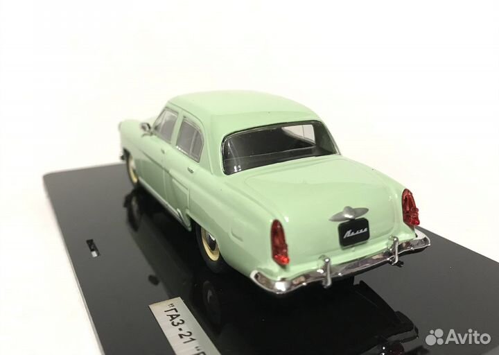 Волга газ-21 2-я серия 1/43 с дисплеем
