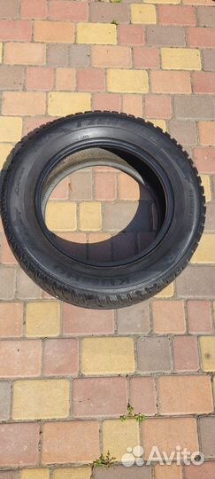 Kumho I'Zen KW22 215/60 R16 88T