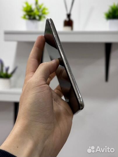 iPhone Xs, 64 ГБ