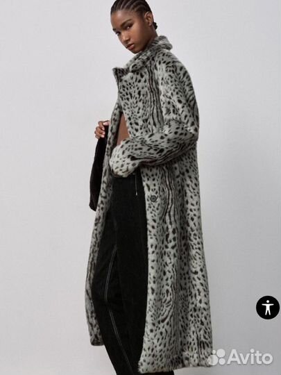 Пальто шуба с анималистичным принтом Zara