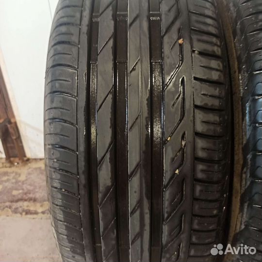 Bridgestone Turanza T001 225/60 R16