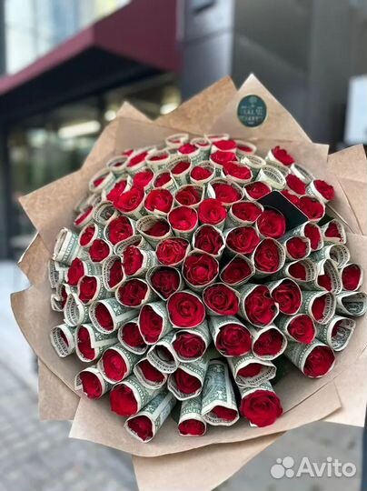 Букет из роза и денег