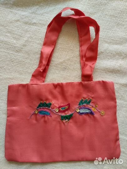 Сумочка с вышивкой