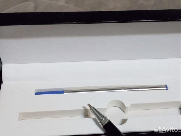 Ручка шариковая в подарочном футляре