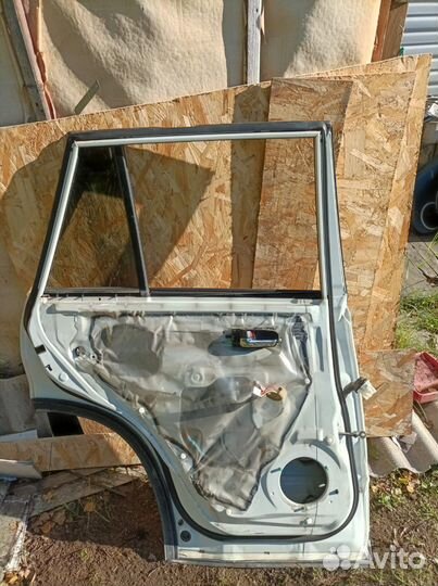 Двери задние suzuki escudo