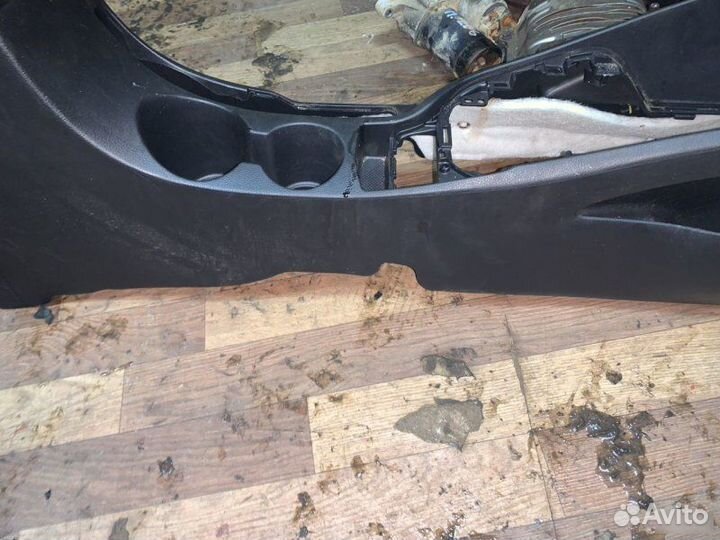 Подлокотник Kia Rio 3