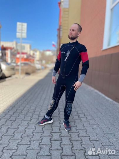 Неопреновый гидрокостюм новый
