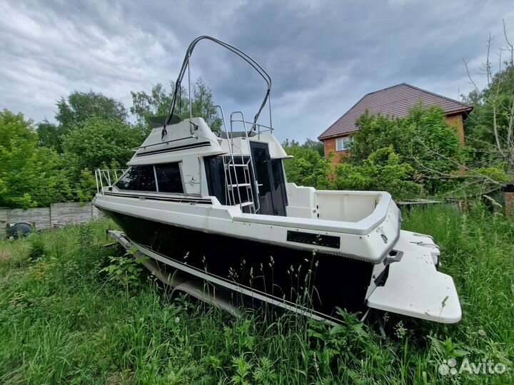 Катер Bayliner 2556