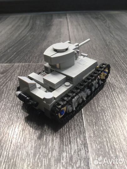 Lego танк