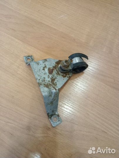 Кронштейн осушителя кондиционера (трубок)