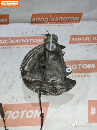Кулак передний правый BMW 3 E90 2005 31216764443