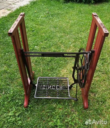 Станина от швейной машинки Singer