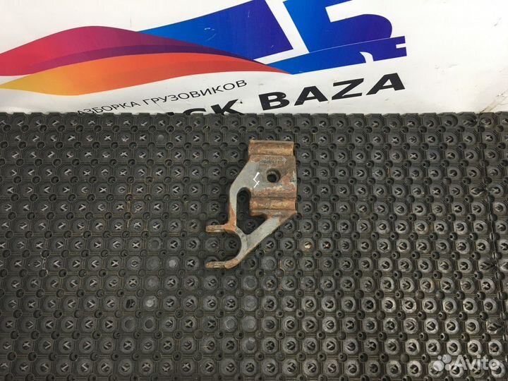 Опора переднего амортизатора нижняя правая