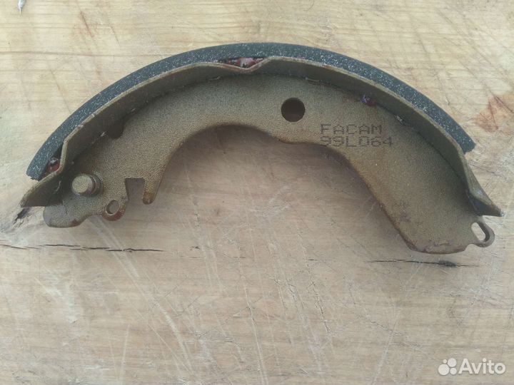 Тормозные колодки для Мицубиси lancer