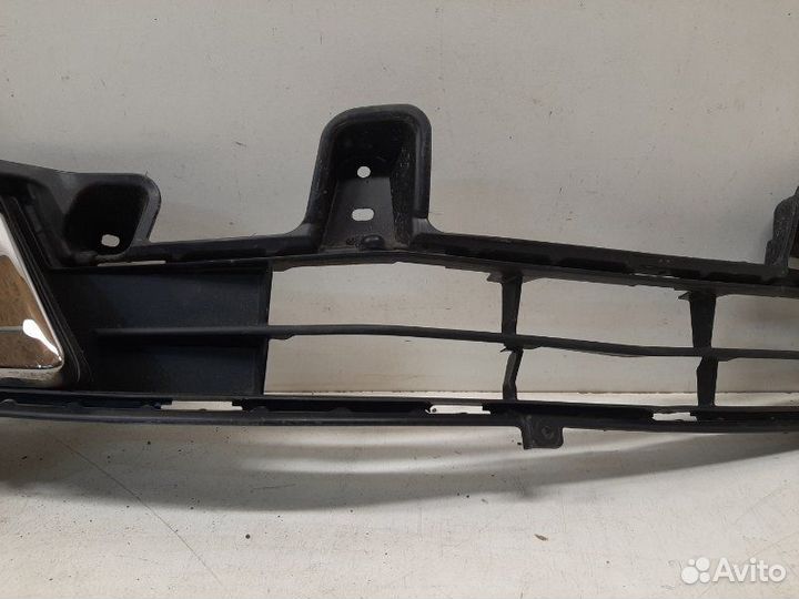 Решетка бампера передняя правая Toyota Land