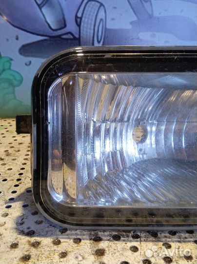 Фара противотуманная правая Toyota Land Cruiser 20
