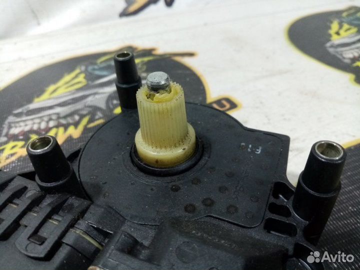 Мотор стеклоподъемника передний левый Audi A4 B5