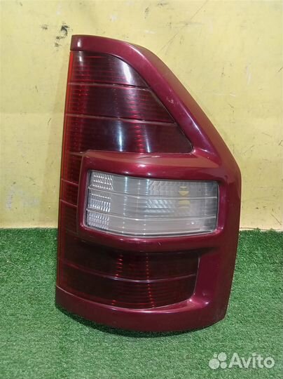 Фонарь задний правый Mitsubishi Pajero /Montero