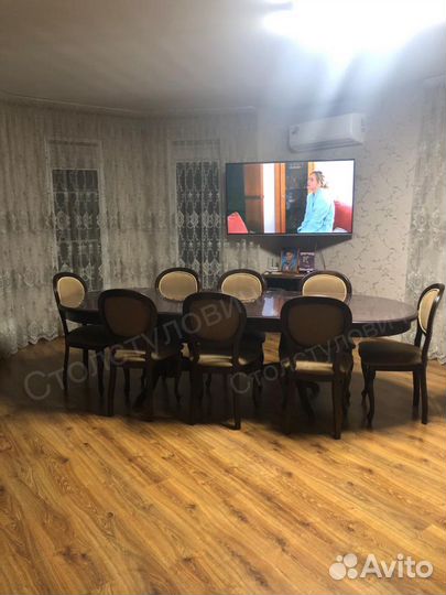 Столы и стулья