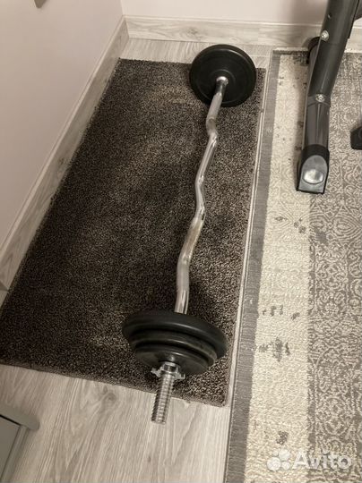 Скамья для жима со стойками штанга блины