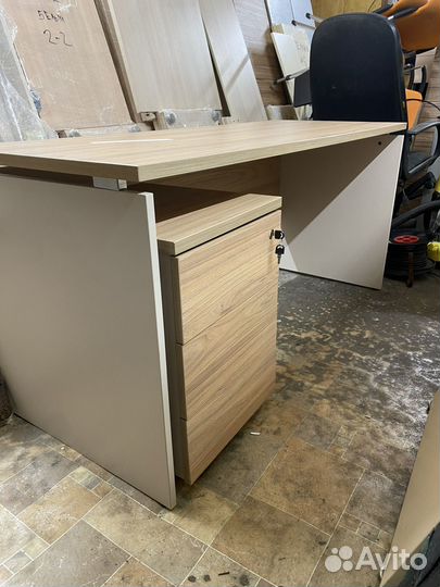 Компьютерный письменый стол