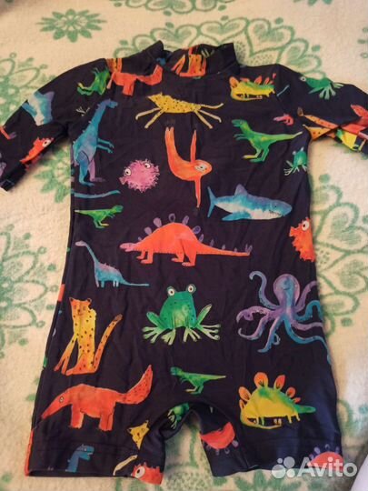 Плавки и купальные костюмы