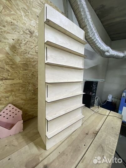 Стеллаж полочки стенды для выставок и прилавков