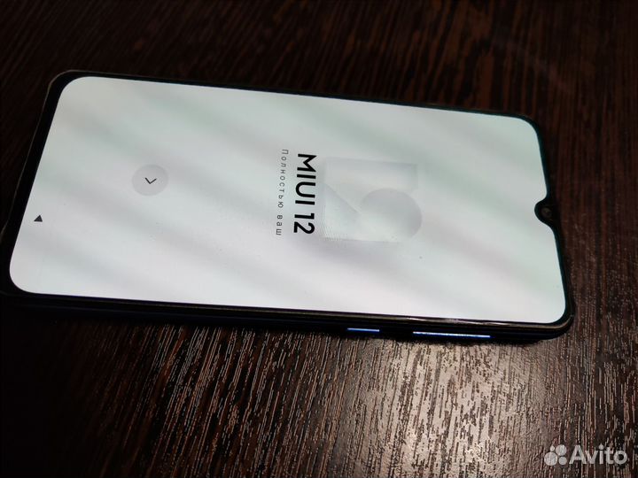 Xiaomi Mi 9 SE, 6/64 ГБ