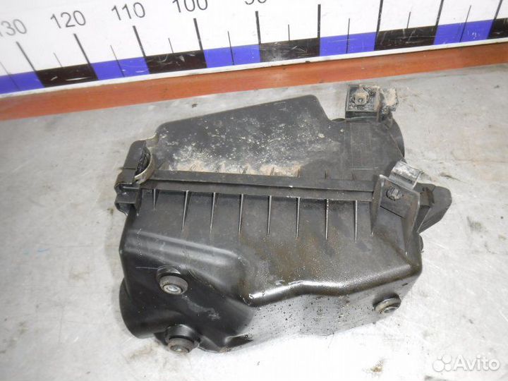 Корпус воздушного фильтра Toyota Corolla 120 4ZZ