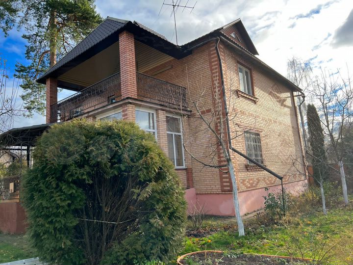 Дом 393,8 м² на участке 9 сот.