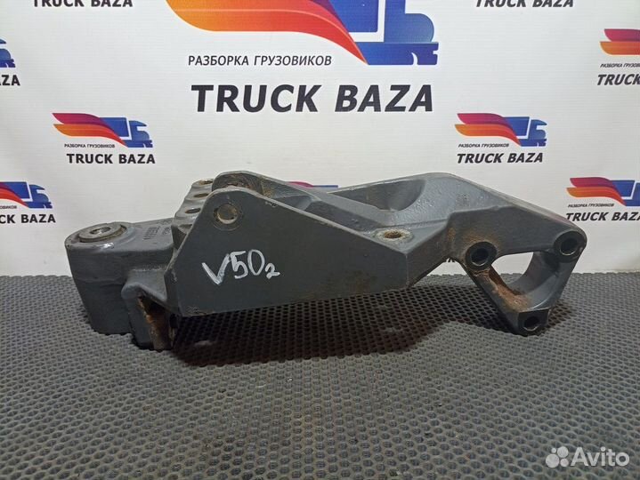 Кронштейн передней рессоры правый