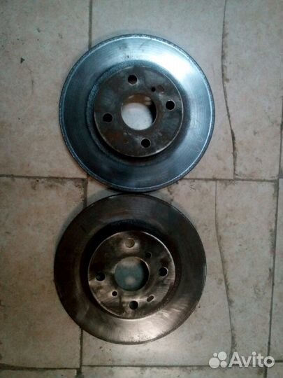 Тормозные диски на Toyota Vitz