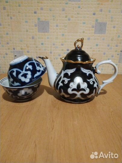 Чайник заварочный и пиалы Пахта в золоте новые