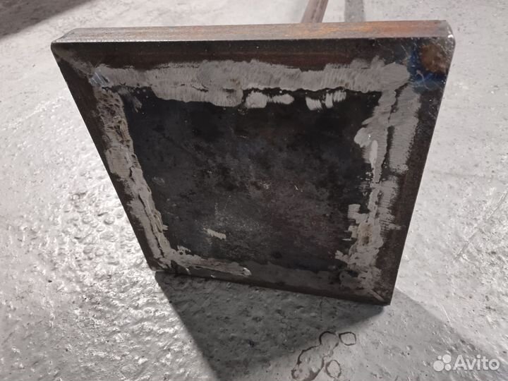 Столик на кладбище