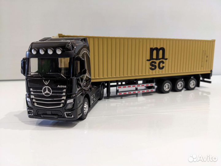 Фура с прицепом, контейнеровоз