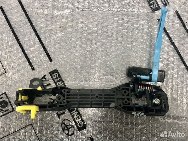 Кронштейн ручки двери задний правый Lexus Rx 3