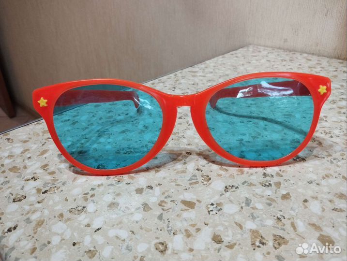 Солнцезащитные очки