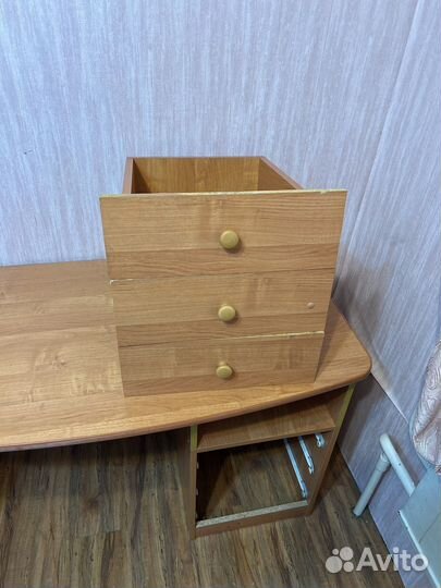 Компьютерный стол